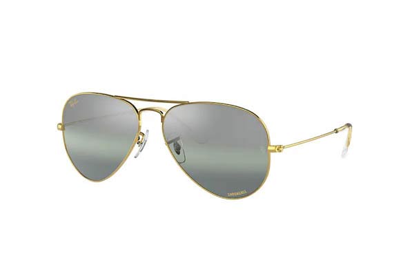  Brad Pitt wearing sunglasses RayBan 3025 aviator