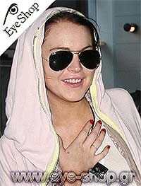  Lindsey-Lohan wearing sunglasses RayBan 3025 aviator